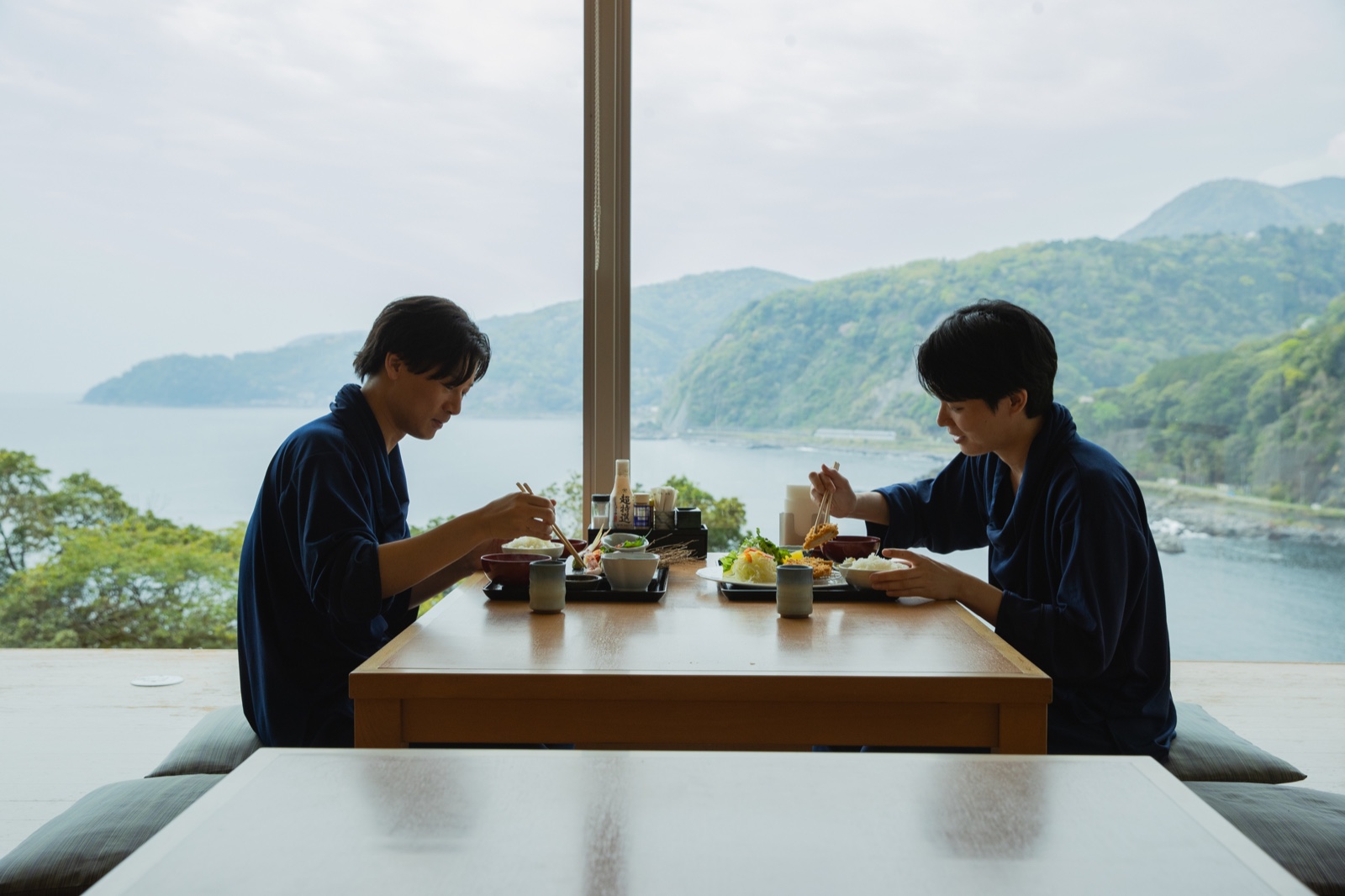 海を望むレストラン湯羅