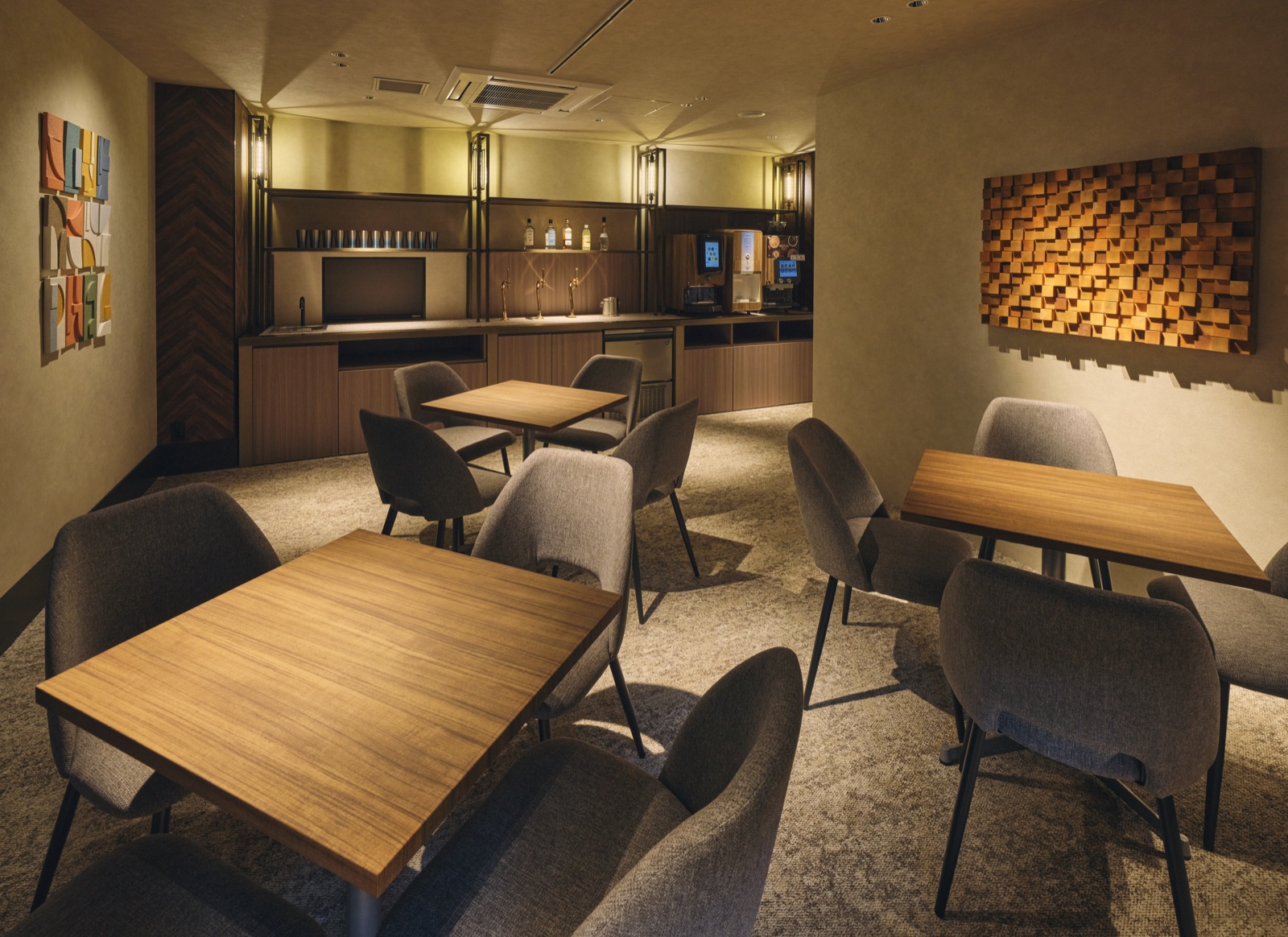 GRAX LOUNGE